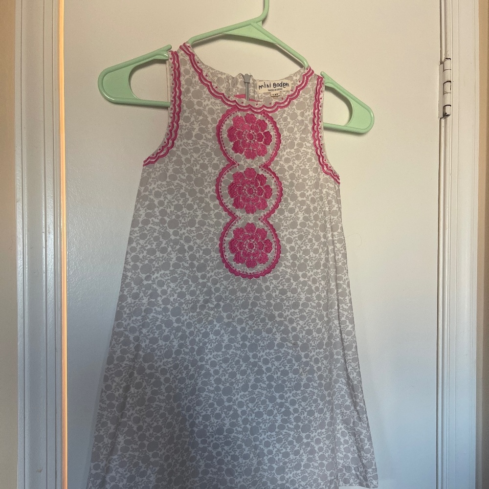 Mini Biden, Silver and pink summer dress